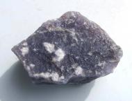 Lepidolith, Rohstein kräftige Farbe, 162 g., 75 mm 
