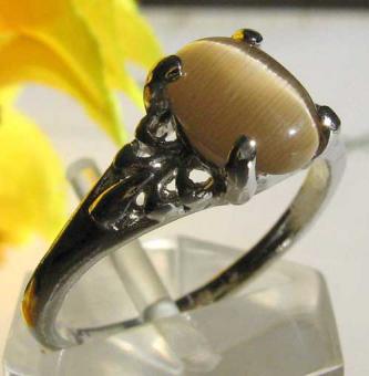 Ring mit Katzenauge hellbraun, 16.5 mm 